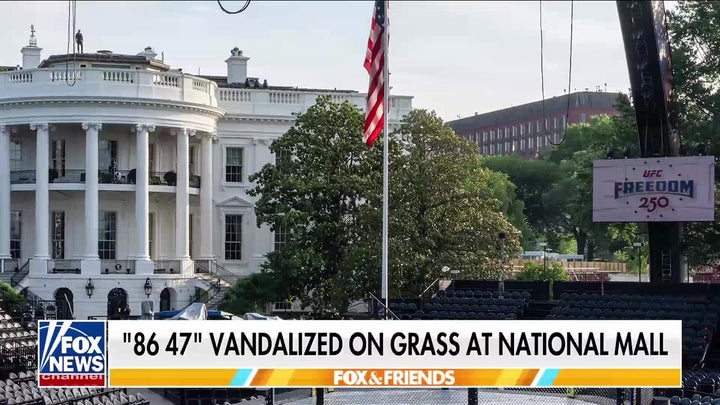 La escultura «'86 47» ha sido vandalizada en el césped del National Mall, cerca de la Casa Blanca