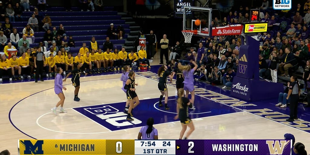 Hannah Stines finds Avery Howell with the NO LOOK pass, extending Washington's lead over Michigan