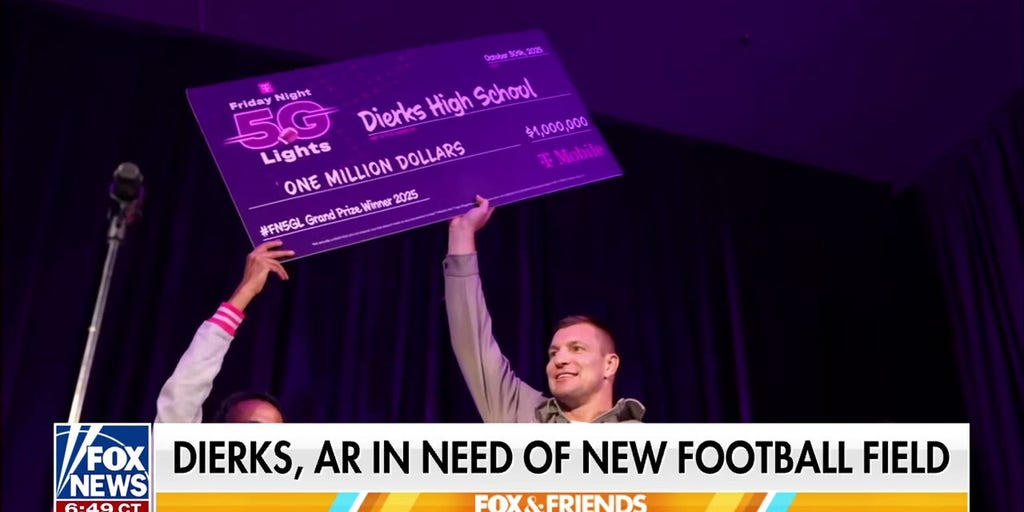 Rob Gronkowski surprises Arkansas high school with $1M football stadium upgrade