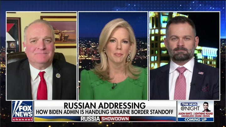 Biden weighs deploying thousands of troops to Ukraine