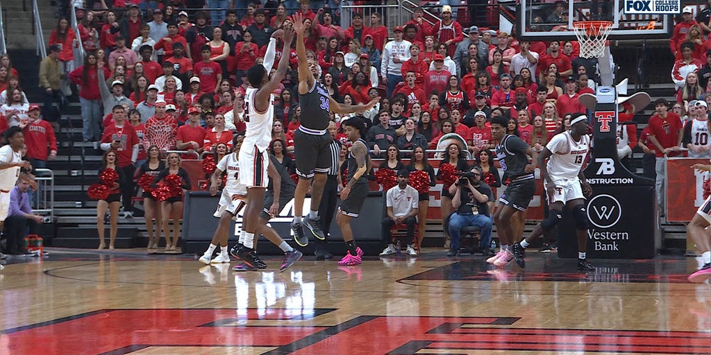 Texas Tech's Donovan Atwell sinks step-back 3-pointer, extending lead over K-State