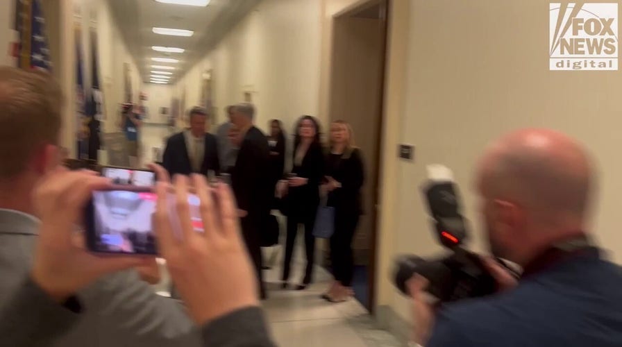 Biden WH doctor refuses press questions after House Oversight interview
