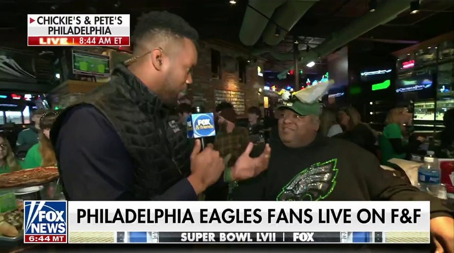 Breakfast with 'Friends': Philadelphia Eagles fans fired up for Super Bowl