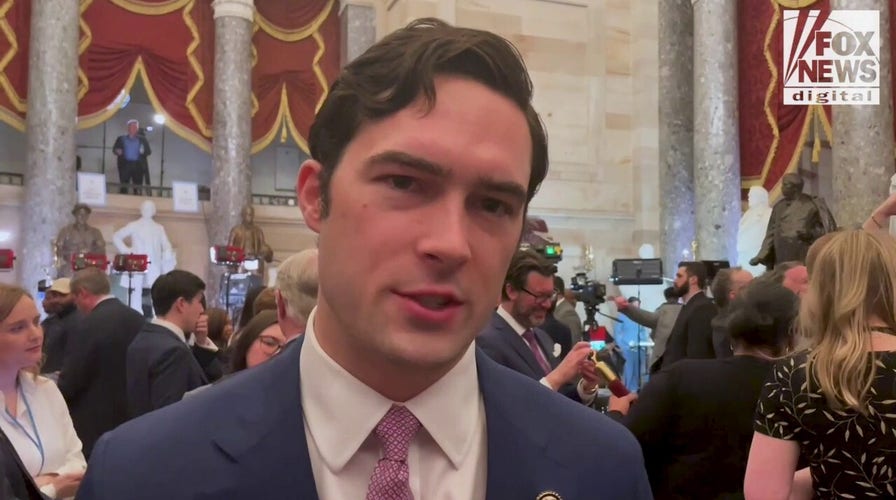 Republicans slam Democrats for silence during 13-year-old cancer survivor's big moment