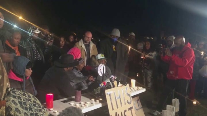 Tyre Nichols' mother urges peaceful protest: 'I don't want us burning up our cities'