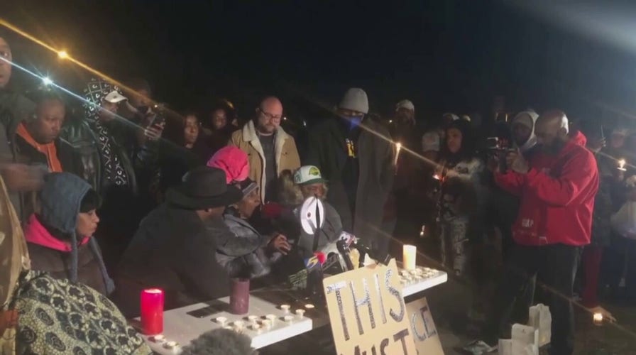 Tyre Nichols' mother urges peaceful protest: 'I don't want us burning up our cities'