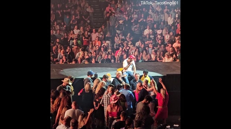 Thomas Rhett asks audience to pray for fan taken out of Nashville concert by medical staff