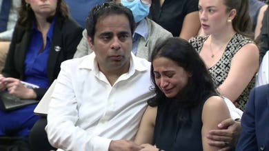 Grieving parents say failed carriage ban law in NYC could have saved their son