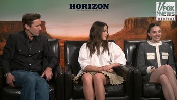 'Horizon' star Ella Hunt on taking on the role of 'SNL' icon Gilda Radner