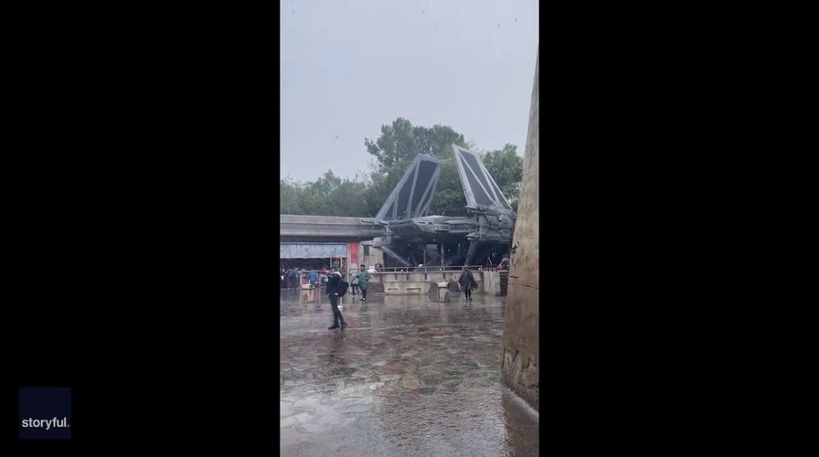 ‘Magical’ snow comes down in Disneyland, California