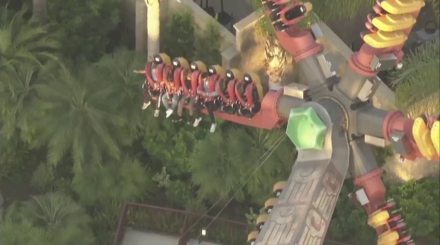 People get stuck on Knott's Berry Farm ride in California