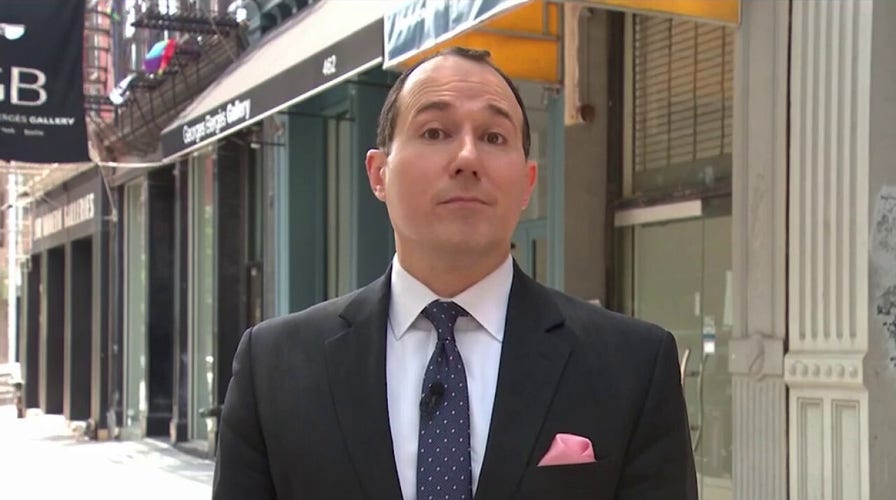 Raymond Arroyo visits NYC gallery selling Hunter Biden's art