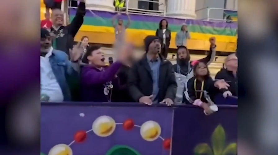 New Orleans mayor caught making obscene gesture on camera