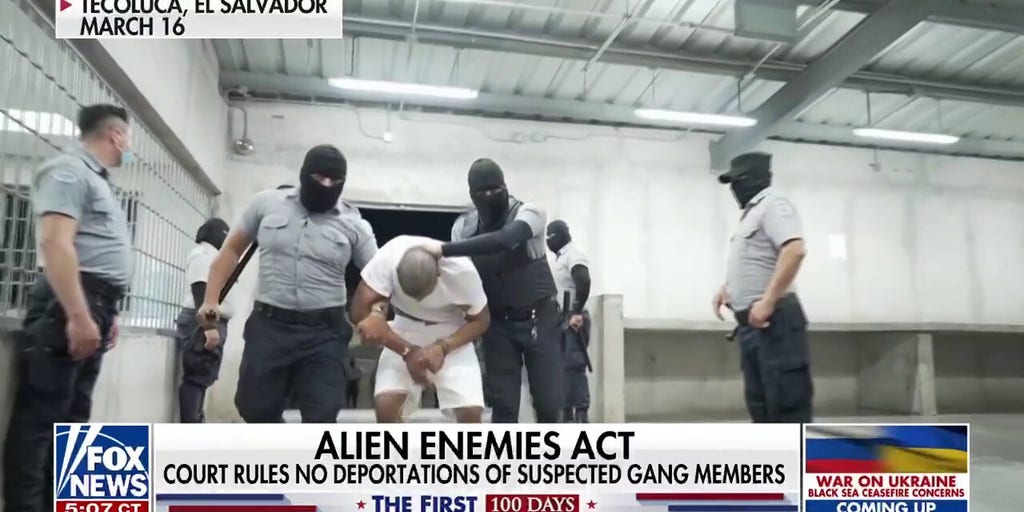 White House set to take court ruling on suspected gang member deportations to Supreme Court