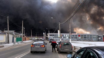 Russian population divided over war, tens of thousands seek exile in neighboring countries, expert says