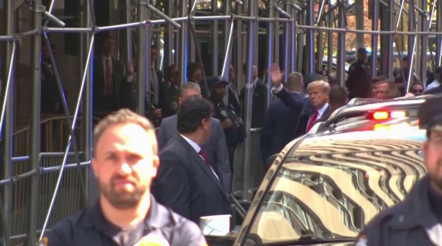 Former President Trump arrives at Manhattan courthouse for arraignment