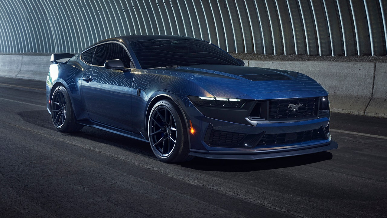 Biltest: Ford Mustang 5,0 V8 Dark Horse Coupé A/T - Prøvekørsel