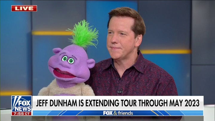 Que los cómicos "tomen partido" es parte del problema de la industria: Jeff Dunham 