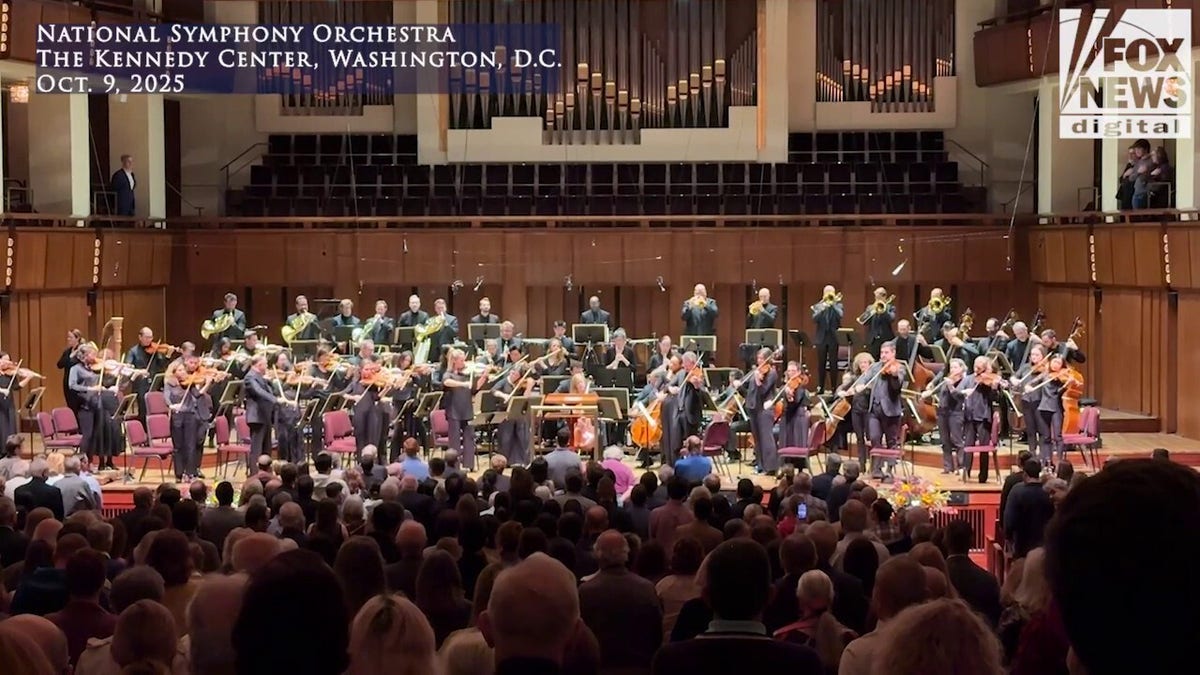 National Symphony Orchestra plays national anthem for America's