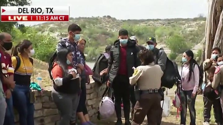Migrant apprehensions at US-Mexico border surge 