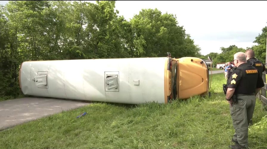 Kentucky school bus carrying children crashes