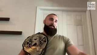 WWE NXT champ Tony D'Angelo reacts to Chicago Bears' possible Indiana move