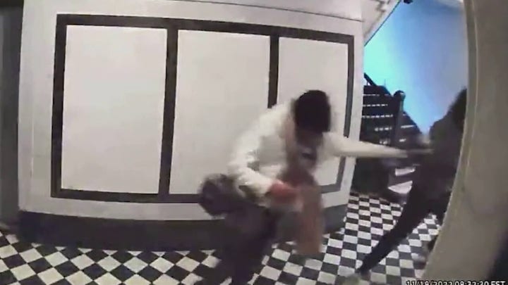 New York City woman, 77, thrown to ground during robbery