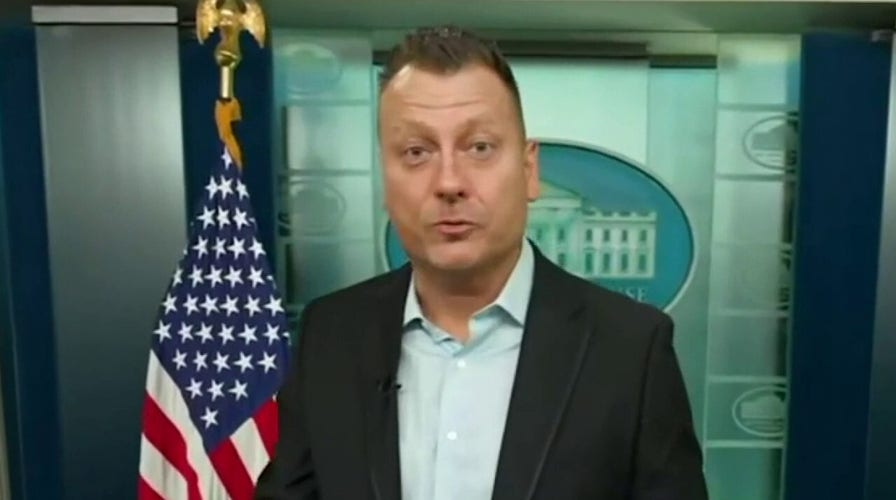 Jimmy Failla tries his hand at being White House press secretary