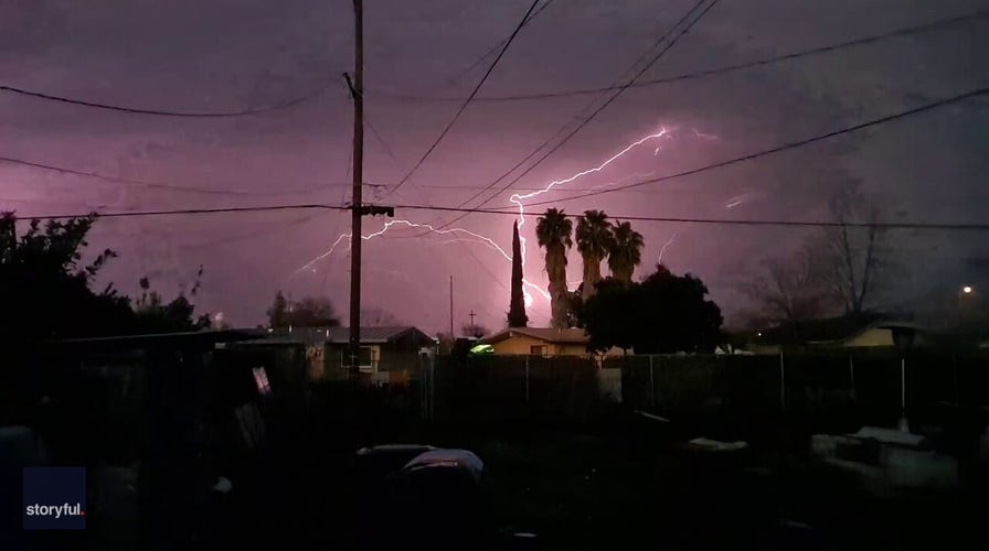 Spider lightning lights up night sky in California