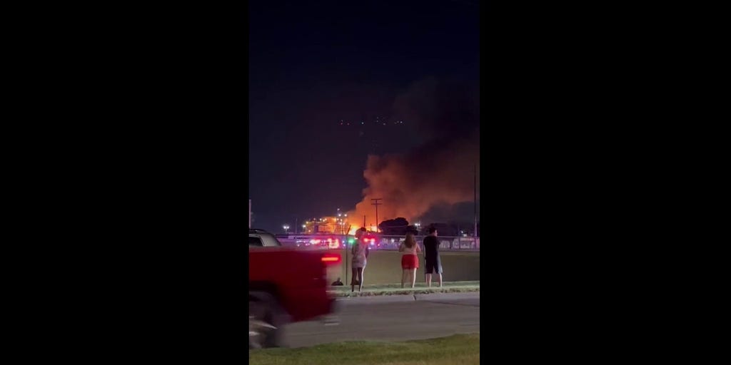 Massive fire reported at SherwinWilliams paint plant in Garland, Texas
