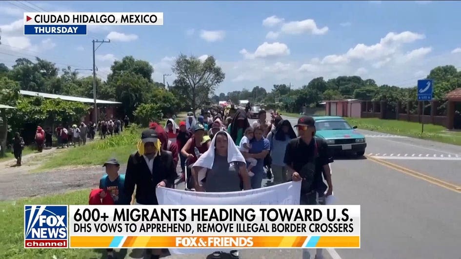 Migrant caravan heads toward US border as Dems push to dismantle ICE