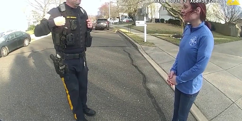 Bodycam shows Dem ex-mayor admitting to drinking vodka before DUI arrest with child in car