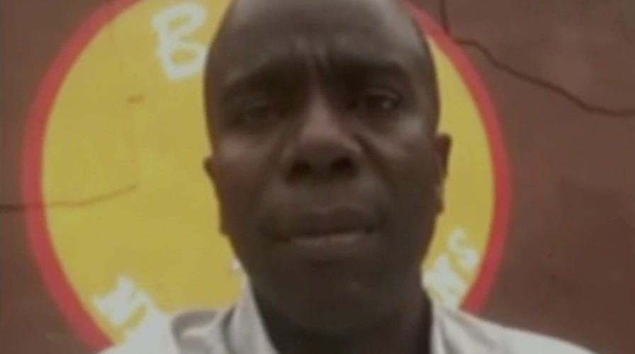 New Orleans store owner gives away free meals to help those who lost jobs 