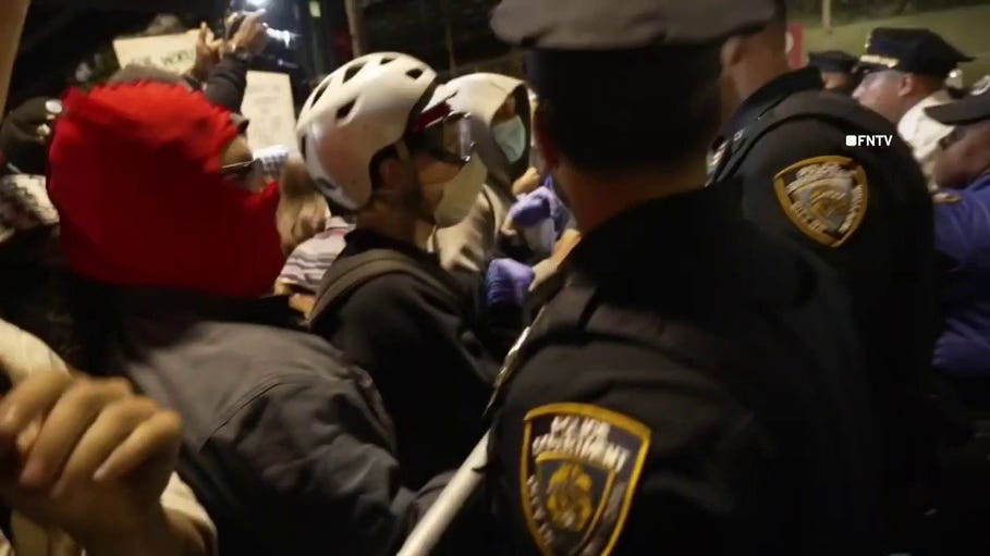 Estallan protestas tras un tiroteo con ICE en el Bronx