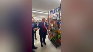 Donald Trump surprises mom with gift at grocery store - Fox News