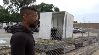 Gun violence in Chicago's South Side driven by poverty, pastor says