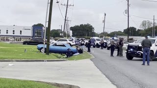 Vehicle hits revelers during parade in Louisiana - Fox News