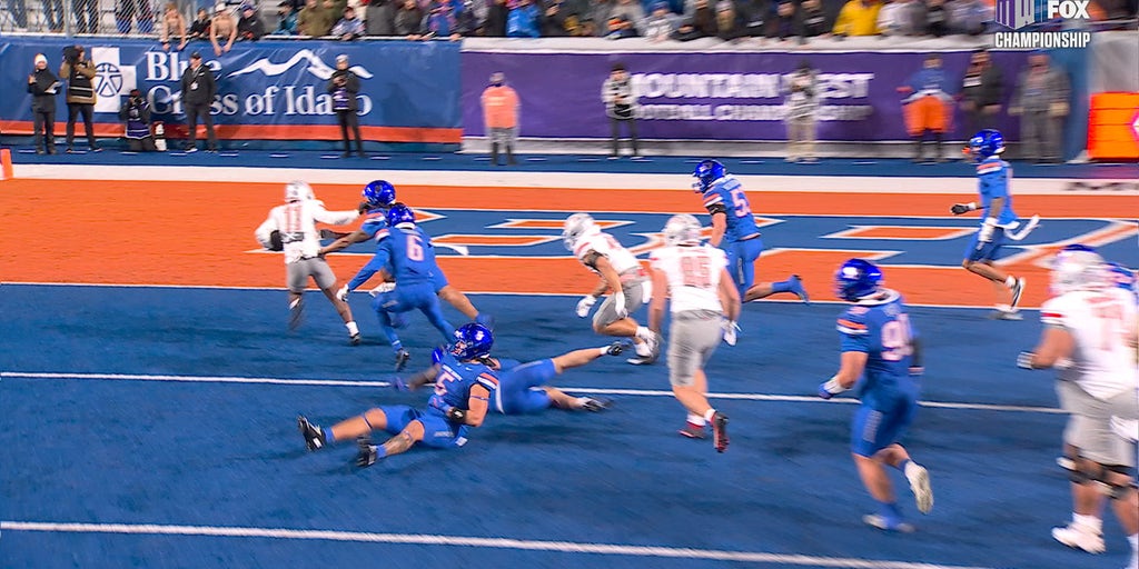 JoJo Earle rushes for seven-yard TD, trimming UNLV’s deficit against Boise State