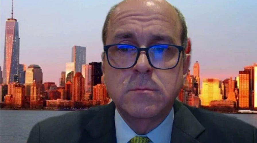 NYC police union leader warns tourists to avoid city over crime spike