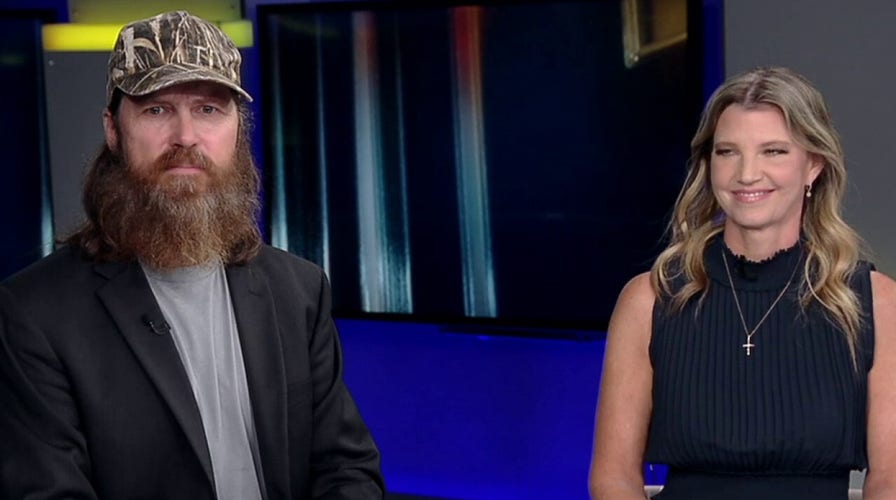 Robertsons torch Dodgers' honoring 'Sisters of Perpetual Indulgence'