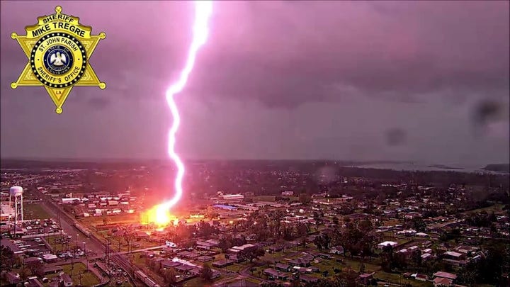 Stunning lightning strike in Louisiana caught on camera