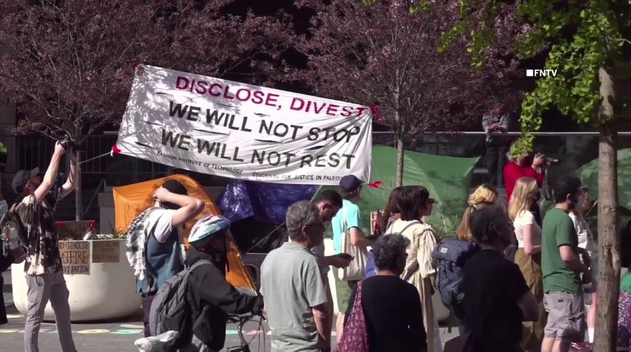 Anti-Israel protests reignited outside Fashion Institute of Technology in Manhattan