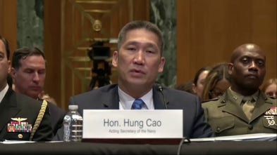 海軍代部長洪曹解釋台灣武器暫停