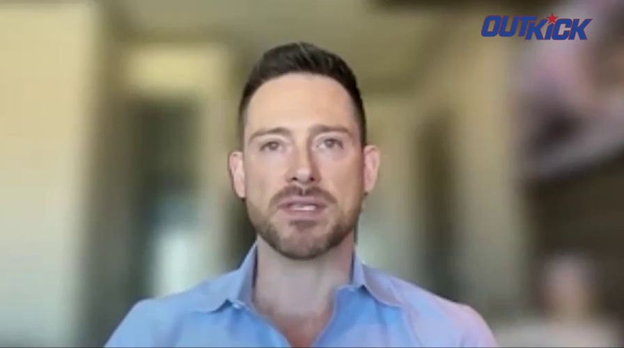 Ex-college football quarterback-turned surgeon details warning signs athletes should pay attention to