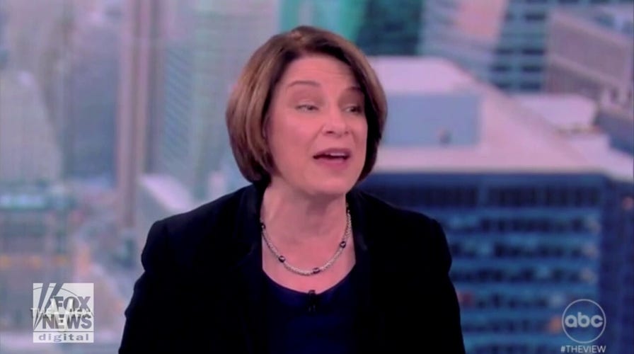 Sen. Klobuchar pleads with voters: If Dems don't win midterms, GOP will crash the economy