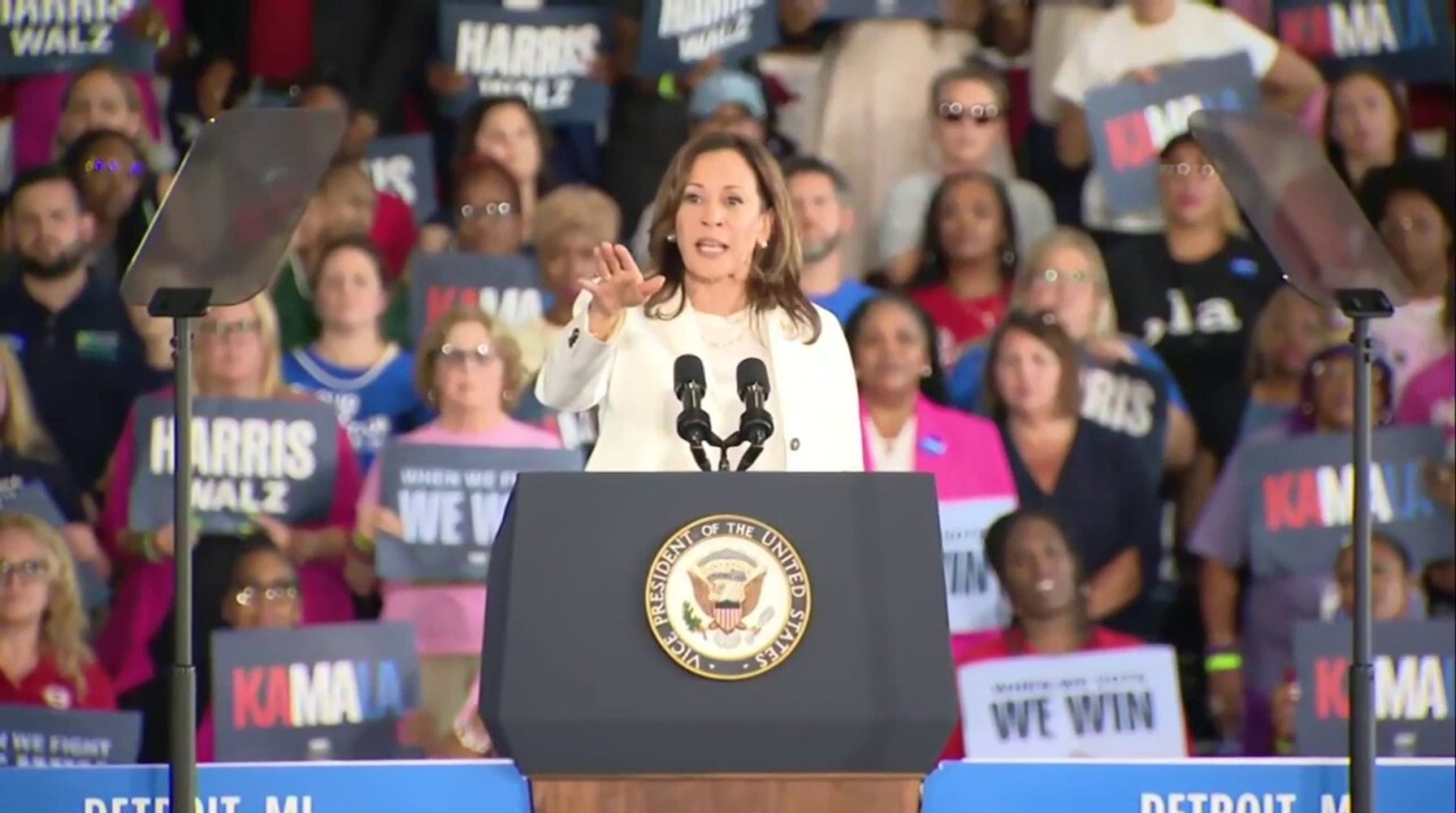 Harris Shuts Down Hecklers, Embraces Fight in Michigan Rally