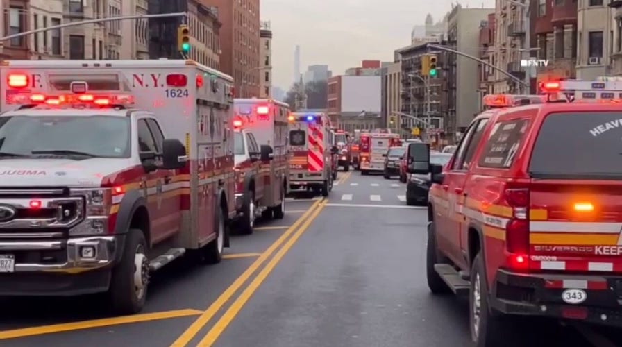 1 dead, 17 injured in NYC apartment fire