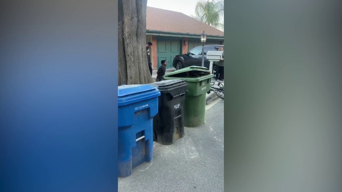 White British actor Joseph Fiennes to play Michael Jackson in bizarre 9/11  road-trip movie with Stockard Channing, Brian Cox – New York Daily News, image size:1200x675