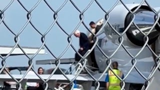 AOC, Bernie Sanders spotted getting off private jet on 'Fight Oligarchy' tour