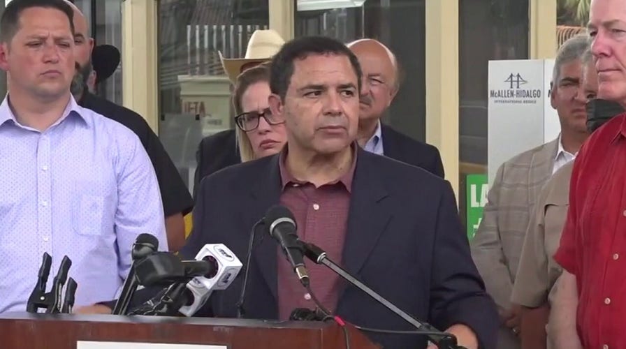 Bipartisan congressional delegation tours southern border as crisis progresses